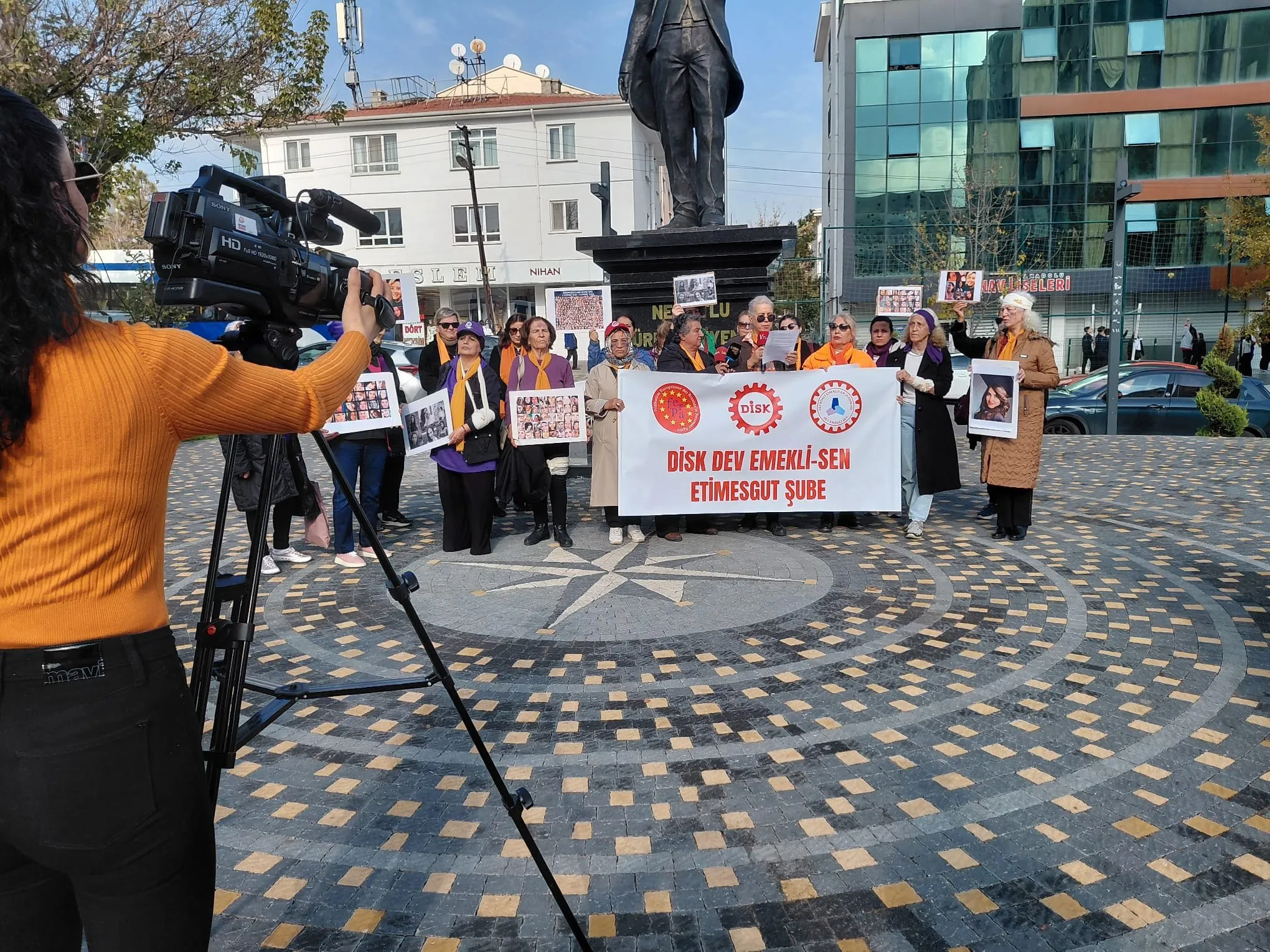 KADINLAR ŞİDDETE SON DEDİ: ETİMESGUT’TA FARKINDALIK BULUŞMASI